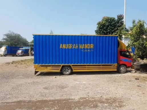 Truk box KAM